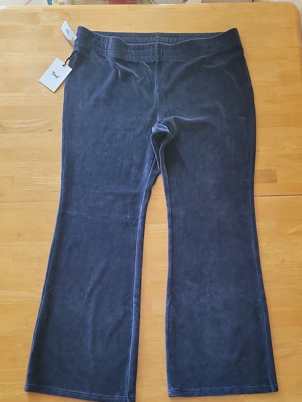 Aritzia TNA Sommer Velour Pants in Navy